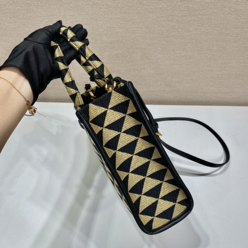 Pra*a tote bags